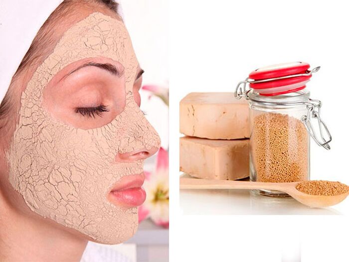 Mask with yeast for smoothing out wrinkles